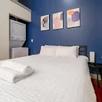 Bright And Modern Studio In Louisville # 408