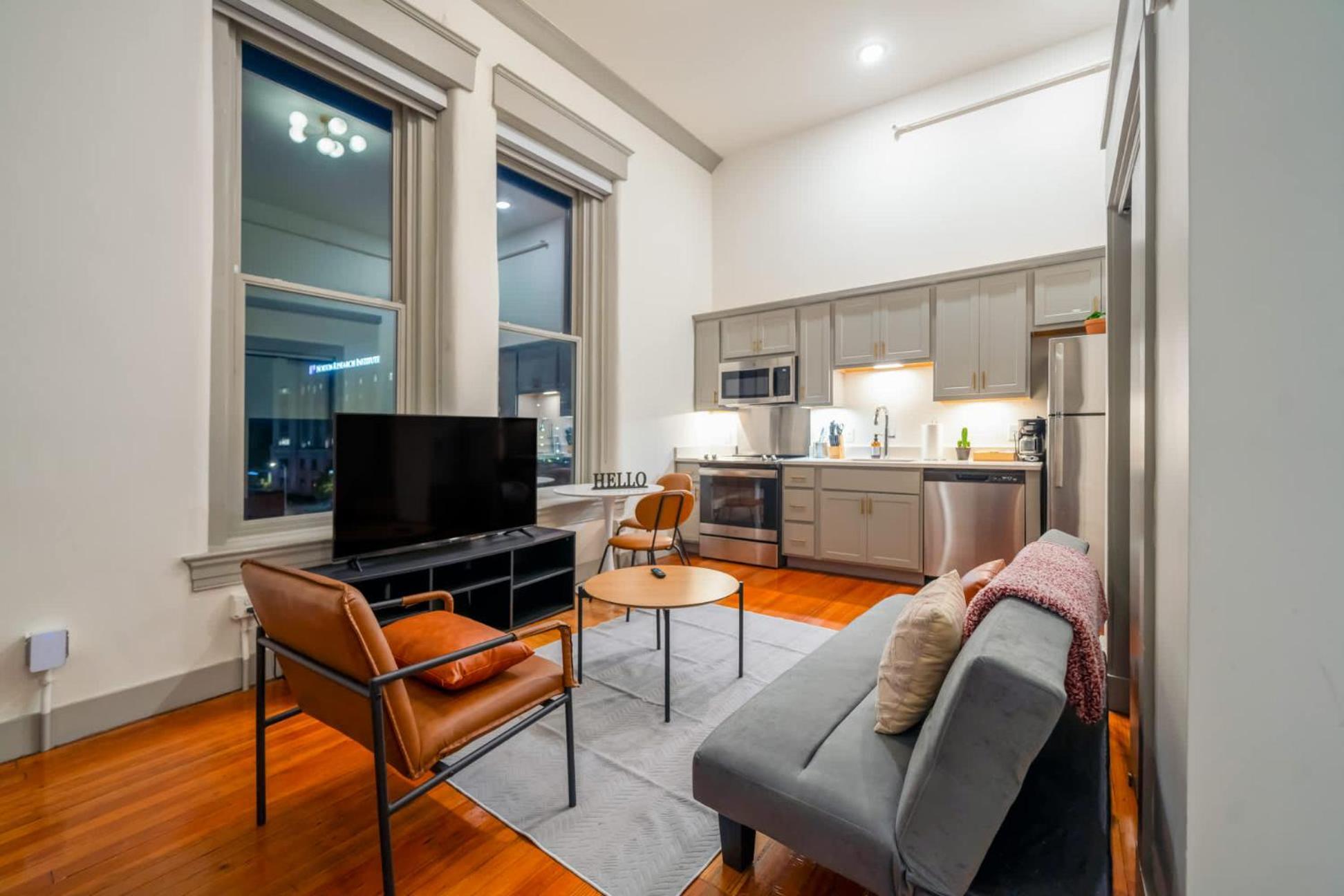 Bright And Modern In # 408