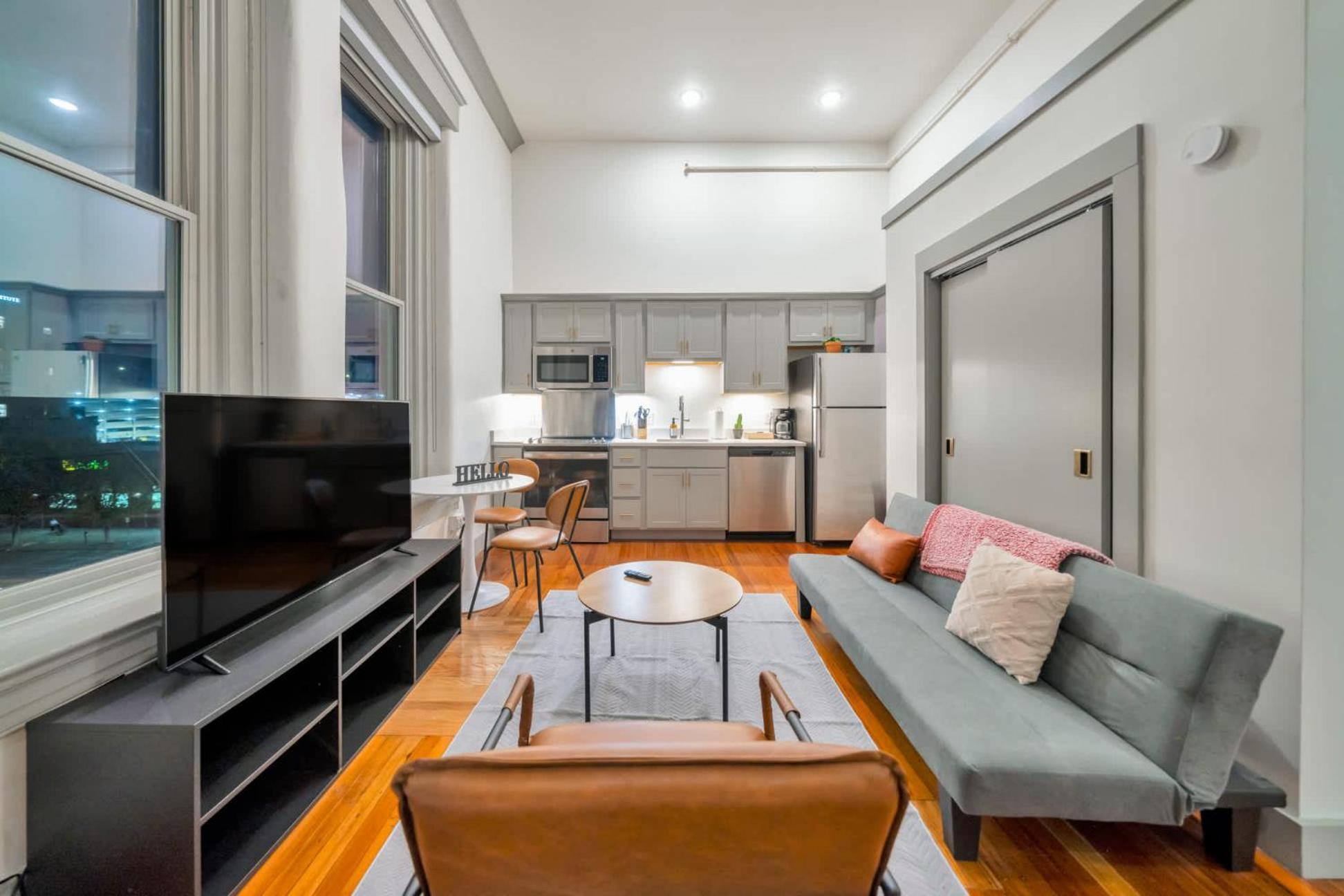 Bright And Modern In # 408 *