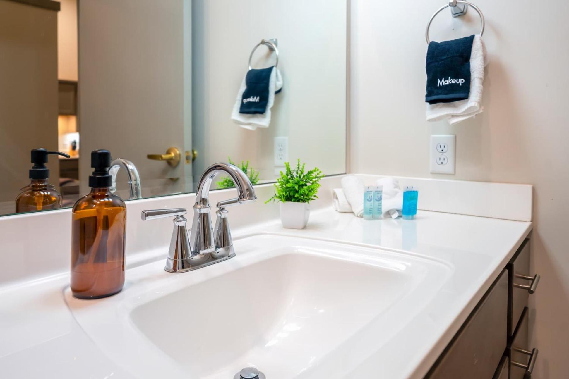 Apartment Bright And Modern In # 408 Louisville