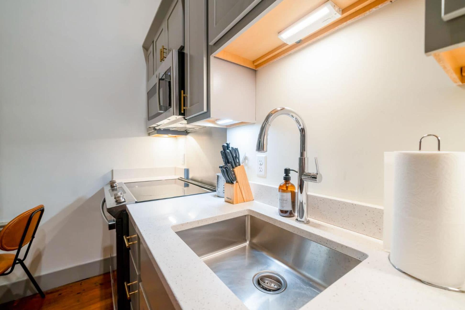 Bright And Modern In # 408