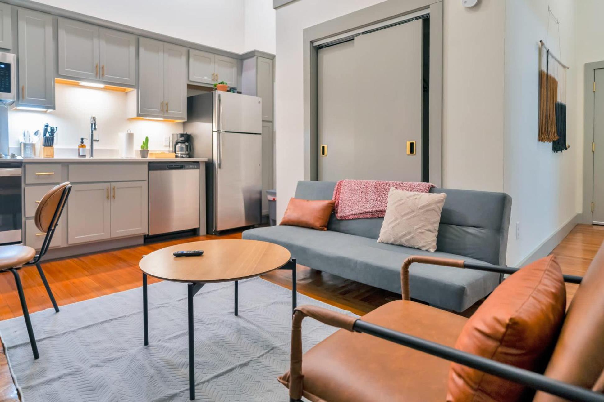 Apartment Bright And Modern In # 408